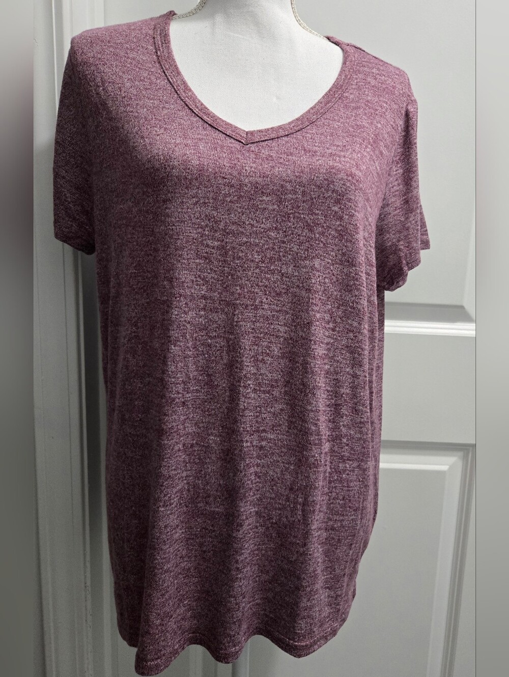 Women's V-Neck Heathered Top - Berry - Large